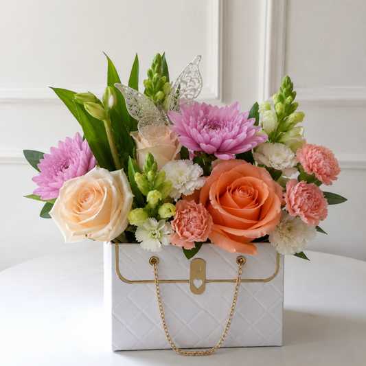 Bolso Floral | Arreglo de Rosas y Flores en Caja Tipo Cartera